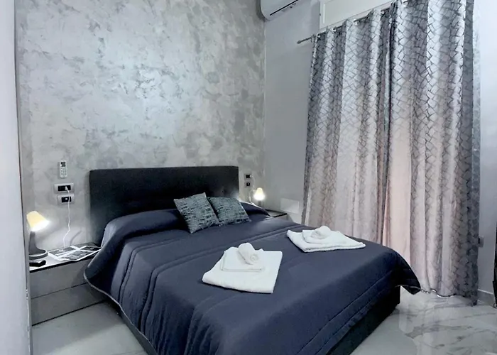 Ciuculill Νάπολη