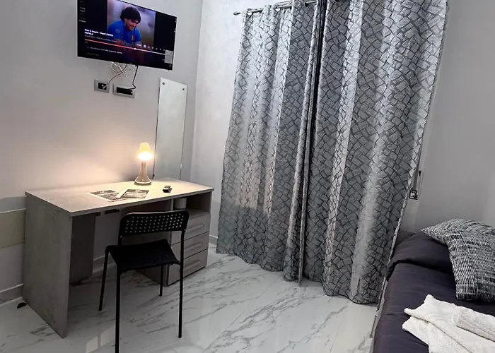 Ciuculill Νάπολη